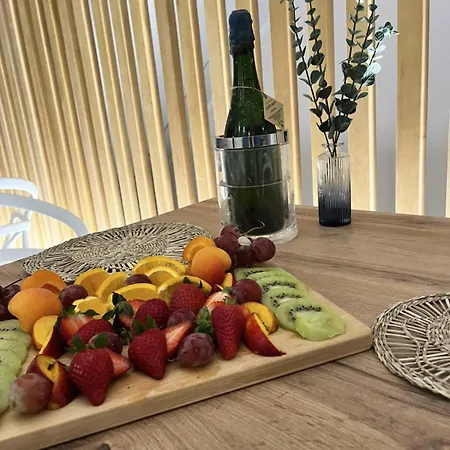 Aura Bed & Breakfast *